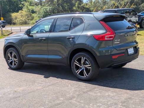 Used 2026 Volvo XC40 B5 Core AWD/4WD image 6
