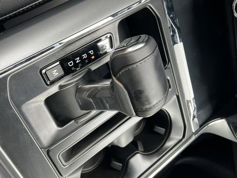 New 2025 Ford F150 Lariat w/ Equipment Group 502A High image 17