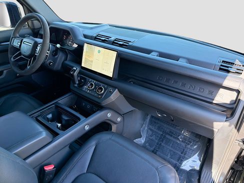Used 2023 Land Rover Defender 90 V8 AWD/4WD image 12