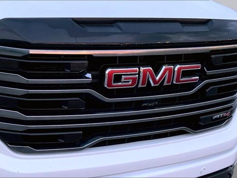 Used 2025 GMC Sierra 1500 AT4 w/ AT4 Premium Package AWD/4WD image 28