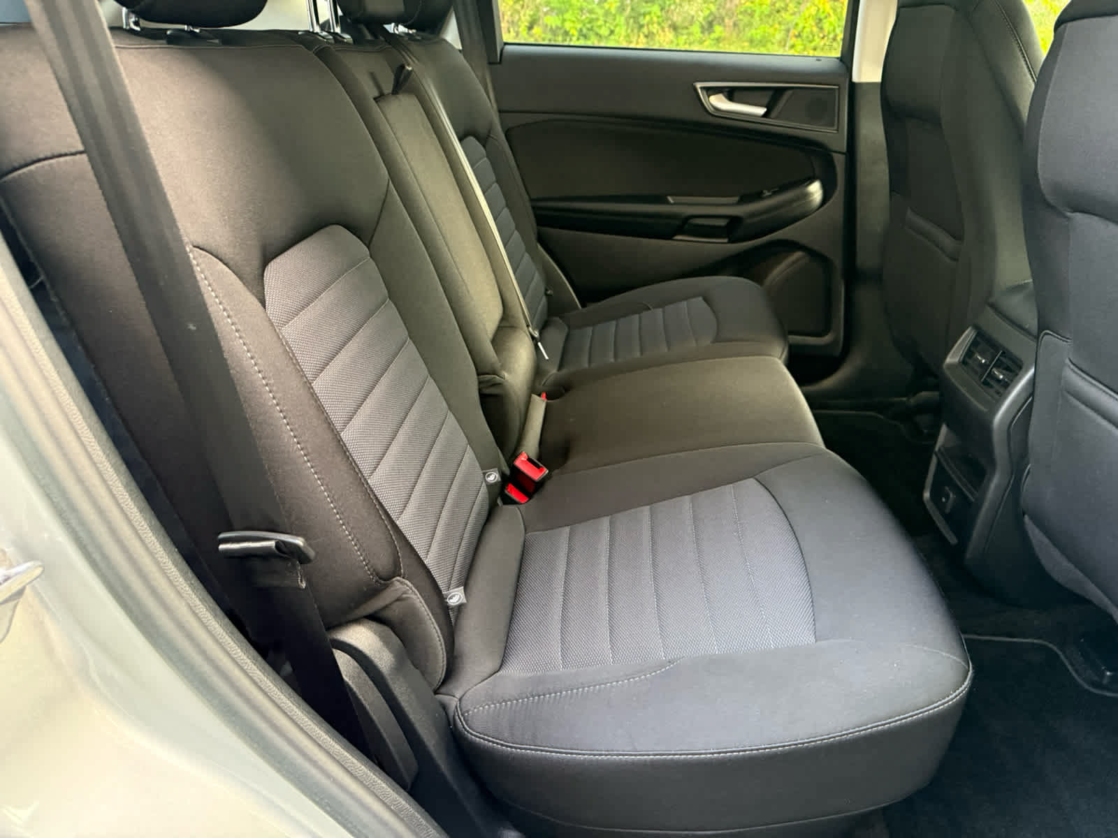 Used 2018 Ford Edge SE FWD image 7