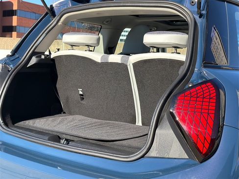 Used 2025 MINI Cooper 2-Door Hardtop image 12