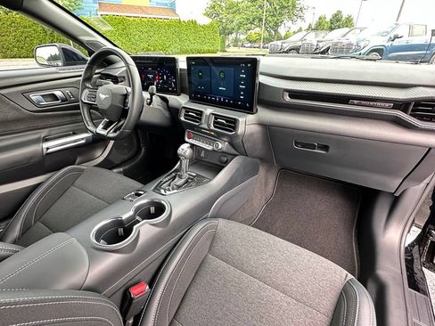 Used 2024 Ford Mustang GT RWD image 15