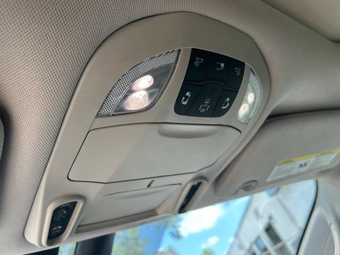Used 2021 Chrysler Pacifica Limited AWD/4WD image 26