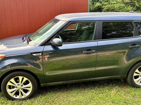 Used 2015 Kia Soul + w/ Audio Package FWD image 1