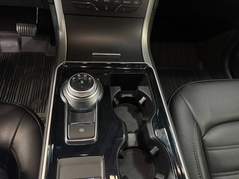 Used 2020 Ford Edge SEL AWD/4WD image 16