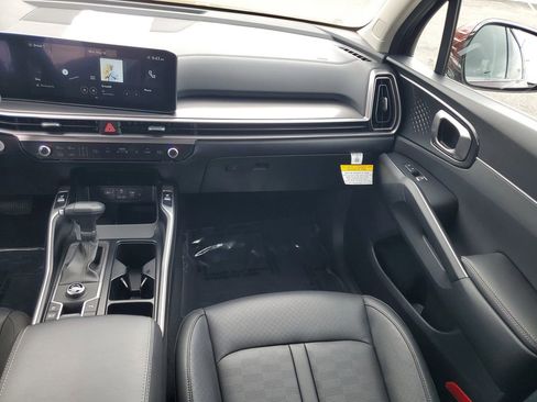 Used 2025 Kia Sorento S w/ Panoramic Sunroof Package FWD image 28
