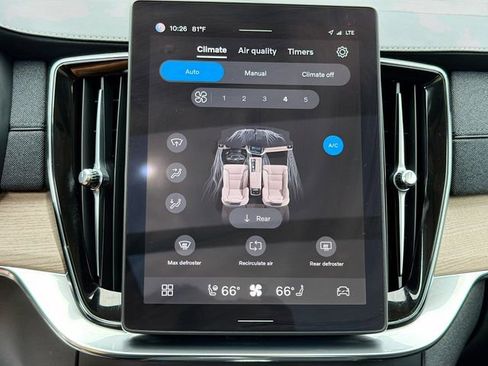 Used 2025 Volvo XC90 B5 Plus image 36