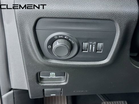 Used 2023 Jeep Grand Cherokee L Laredo AWD/4WD image 13