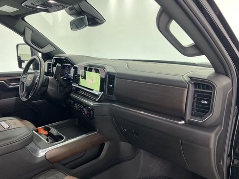 Used 2024 Chevrolet Silverado 3500 High Country image 28
