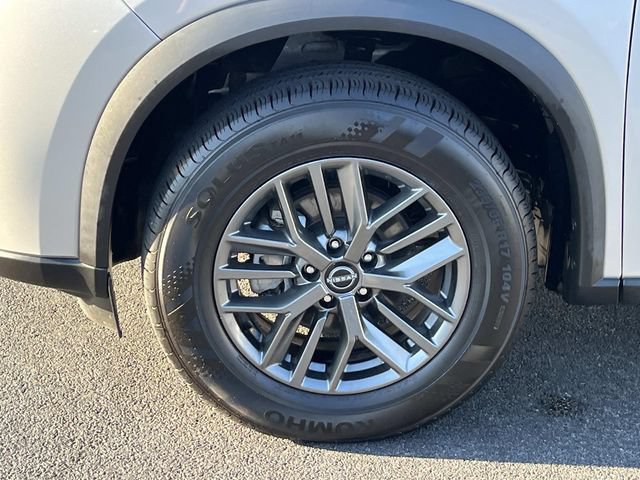 Used 2024 Nissan Rogue S FWD image 11