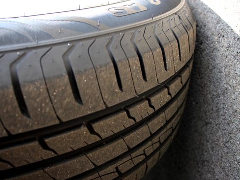 Used 2016 Ford Taurus SE image 8