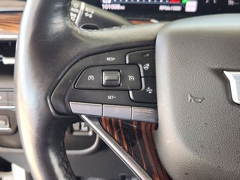 Used 2022 Cadillac Escalade Luxury w/ LPO, Illumination Package AWD/4WD image 30