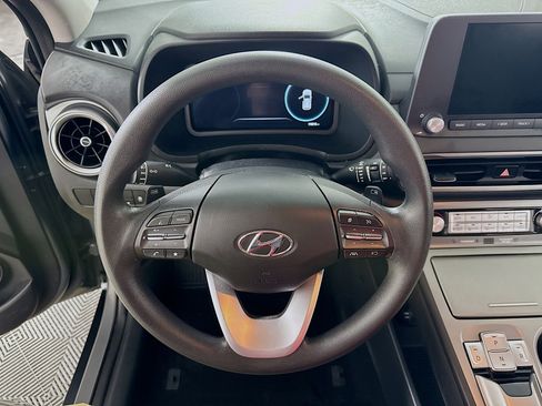 Used 2023 Hyundai Kona SE image 15