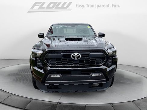 Used 2024 Toyota Tacoma TRD Sport w/ TRD Sport Upgrade Package image 3