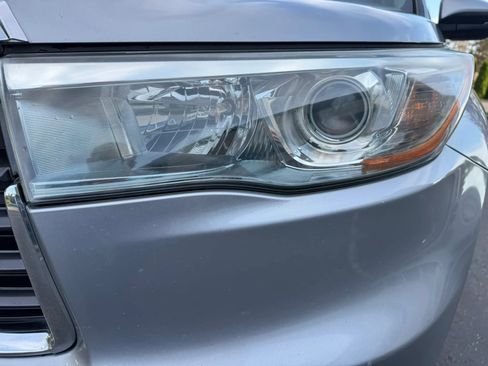 Used 2016 Toyota Highlander XLE AWD/4WD image 14