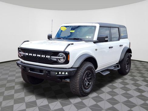 Used 2024 Ford Bronco Wildtrak image 2