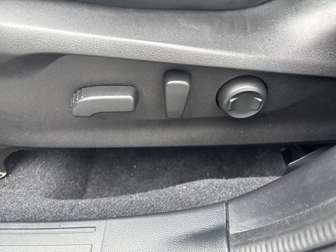 Used 2022 Subaru Forester Limited image 19