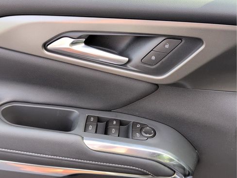 New 2026 Chevrolet Traverse LT w/ Driver Confidence Package FWD image 31