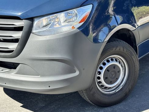 Used 2023 Mercedes-Benz Sprinter 144 Cargo image 4