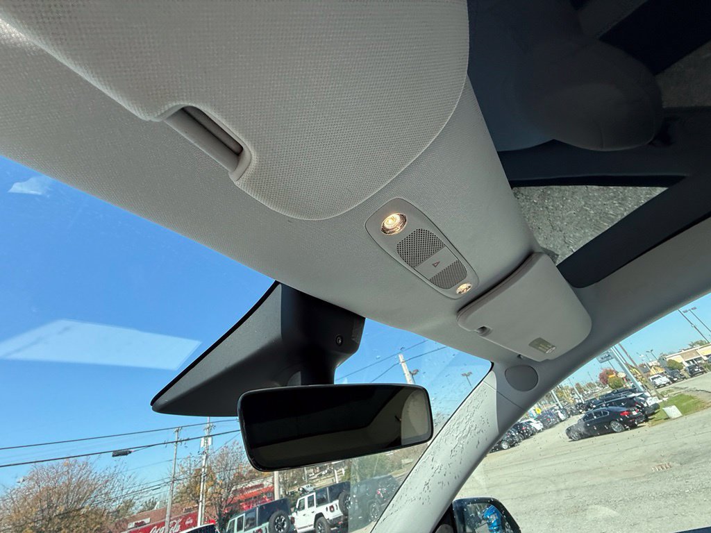 Used 2022 Tesla Model Y Long Range AWD/4WD image 20