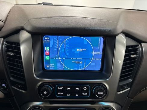 Used 2017 Chevrolet Suburban LT w/ Luxury Package image 40