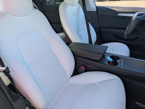 Used 2023 Tesla Model 3 Performance image 10