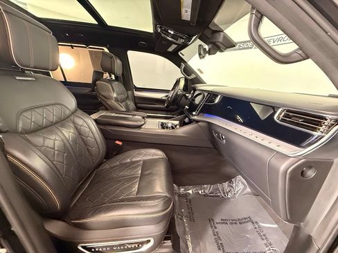 Used 2022 Jeep Grand Wagoneer Series III w/ Rear Seat Video Group 1 AWD/4WD image 28