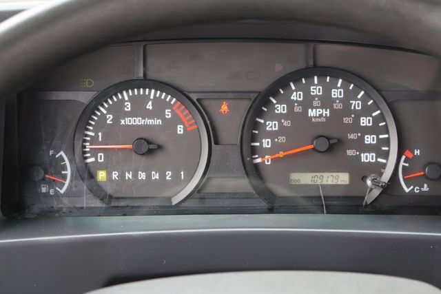 Used 2019 Isuzu NPR RWD image 5