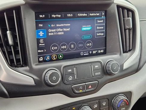 Used 2022 GMC Terrain SLT w/ Infotainment Package II FWD image 9