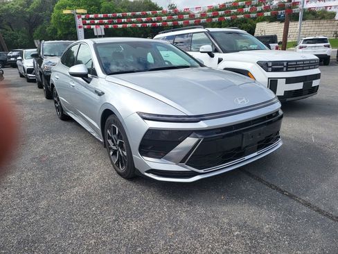 Used 2025 Hyundai Sonata SEL image 3