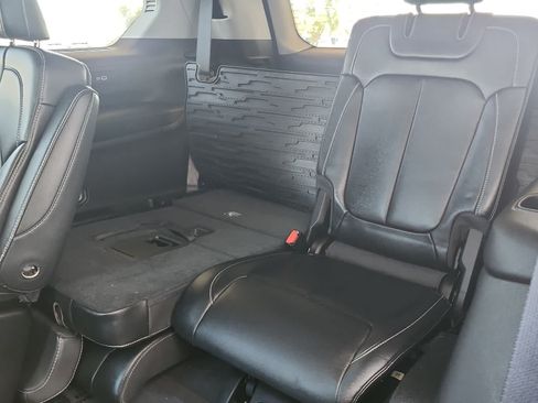 Used 2023 Jeep Grand Cherokee L Limited RWD image 28