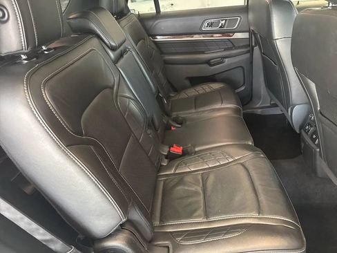 Used 2018 Ford Explorer Platinum AWD/4WD image 43