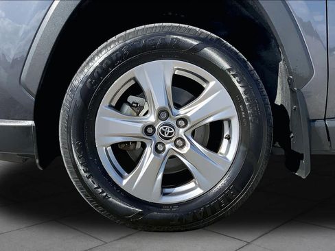 Used 2024 Toyota RAV4 XLE AWD/4WD image 11