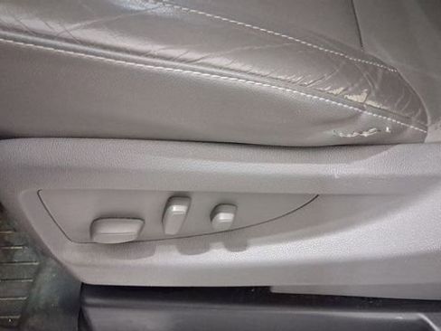 Used 2017 Chevrolet Suburban LT image 27