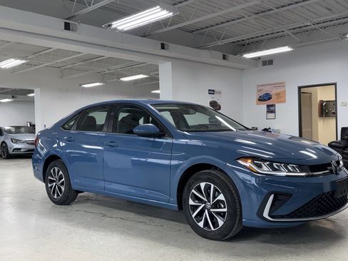 Used 2025 Volkswagen Jetta S image 2