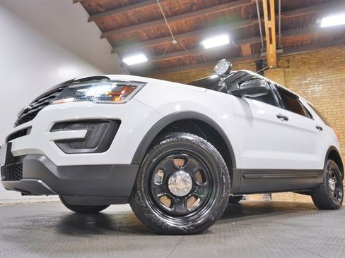 Used 2018 Ford Explorer 4WD Police Interceptor image 3