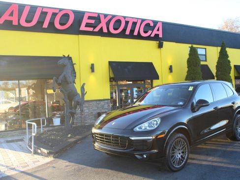 Used 2017 Porsche Cayenne Platinum Edition image 1