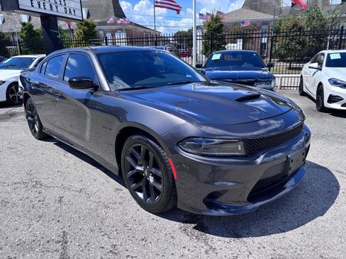Used 2022 Dodge Charger R/T w/ Blacktop Package image 3