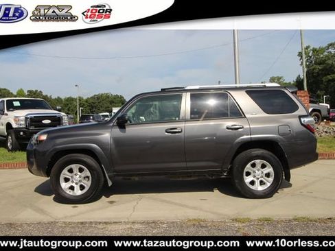 Used 2014 Toyota 4Runner SR5 RWD image 4