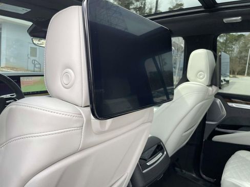 Certified 2025 Cadillac Escalade ESV Sport Platinum image 13