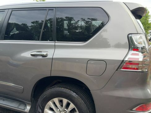 Used 2014 Lexus GX 460 w/ Premium Package AWD/4WD image 11