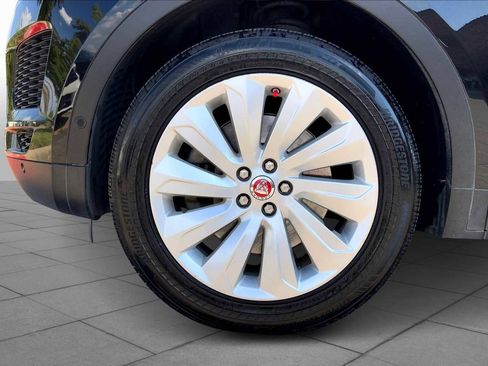 Used 2018 Jaguar E-PACE SE image 19