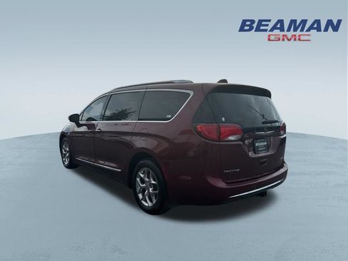 Used 2017 Chrysler Pacifica Limited FWD image 5