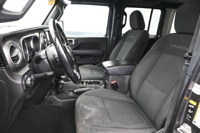 Used 2022 Jeep Wrangler Unlimited Sahara w/ Cold Weather Group AWD/4WD image 25