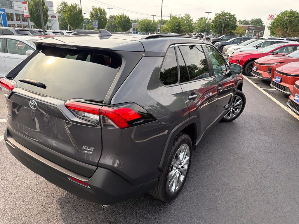 Certified 2022 Toyota RAV4 XLE Premium AWD/4WD image 6