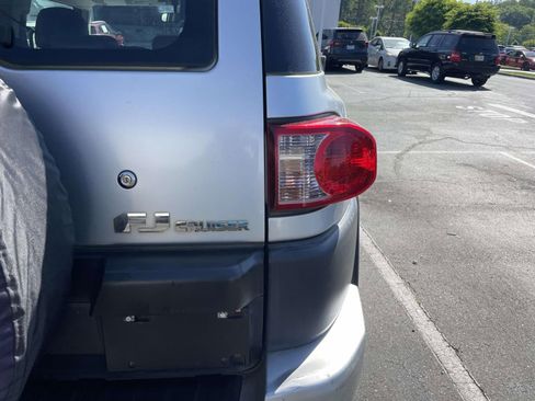 Used 2007 Toyota FJ Cruiser 4WD image 14