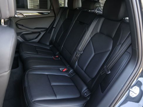 Certified 2025 Porsche Macan image 31