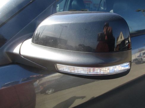 Used 2017 Ford Explorer XLT w/ Equipment Group 202A image 10