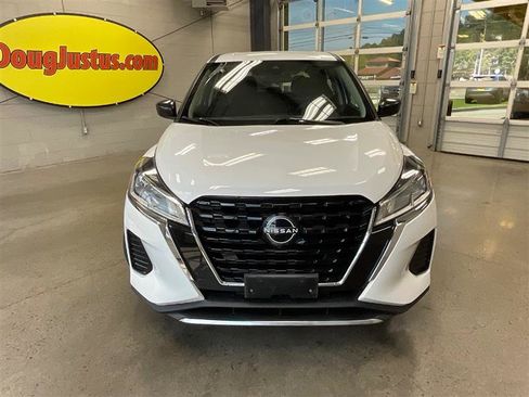 Used 2022 Nissan Kicks S image 10